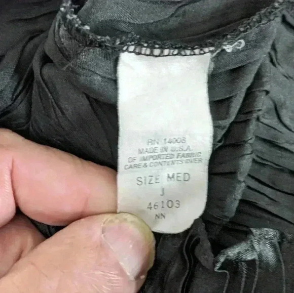 Escapade black women's pleated shell with straps sz M made in USA - Picture 2 of 4